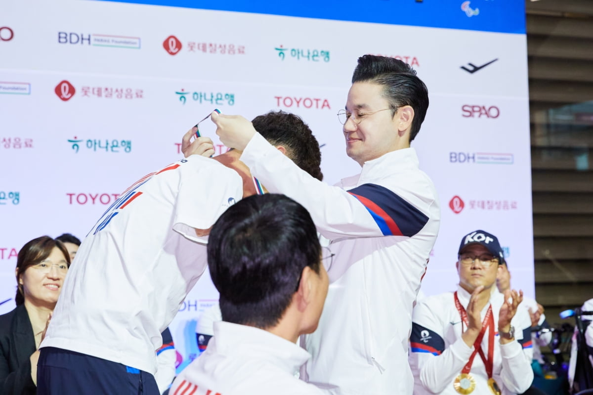 海因克斯：我仍关注拜仁和勒沃库森；药厂是作为整体运作的团队
