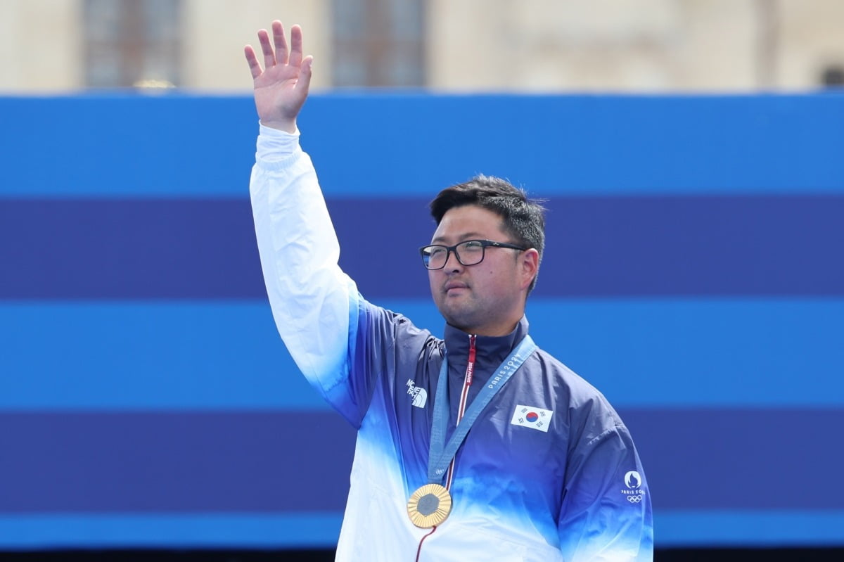 英媒：曼城放走帕尔默是一个错误，他本应成为德布劳内的继任者