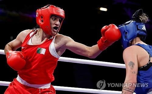史密斯·罗破门 纽卡斯尔联客场0-2落后于富勒姆