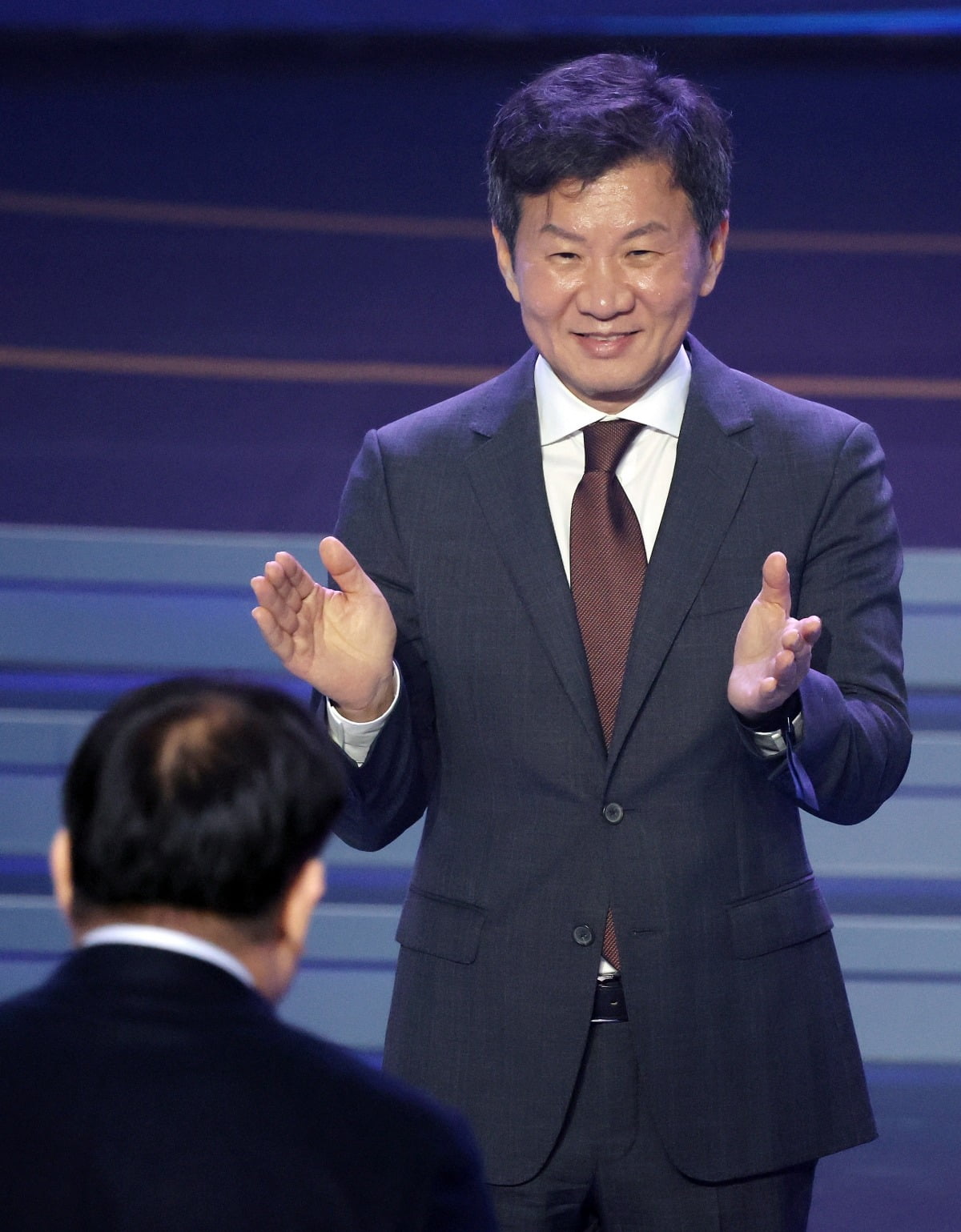 阿斯拉尼：此前我曾因批评而灰心丧气，如今我能更专注于场上