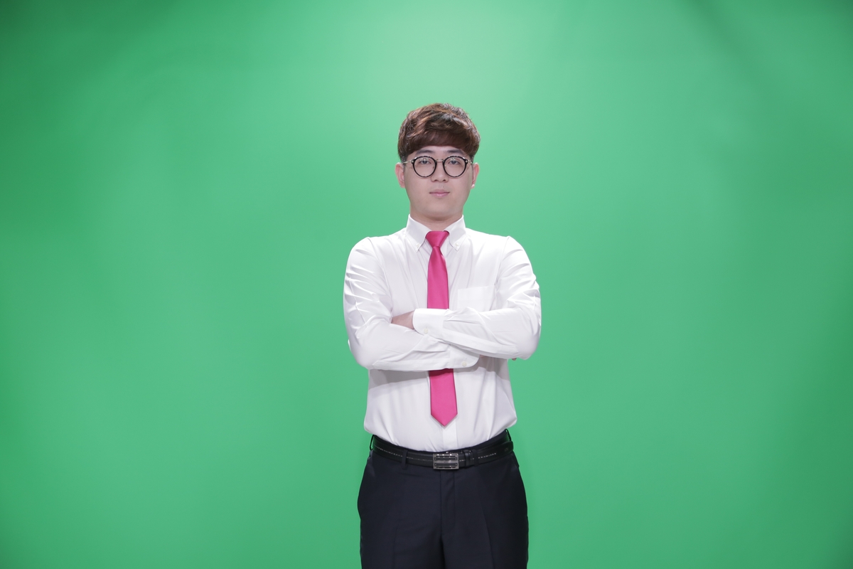 马蒂诺：维尼修斯有资格拿今年金球奖 但世界上最好的球员依旧是梅西