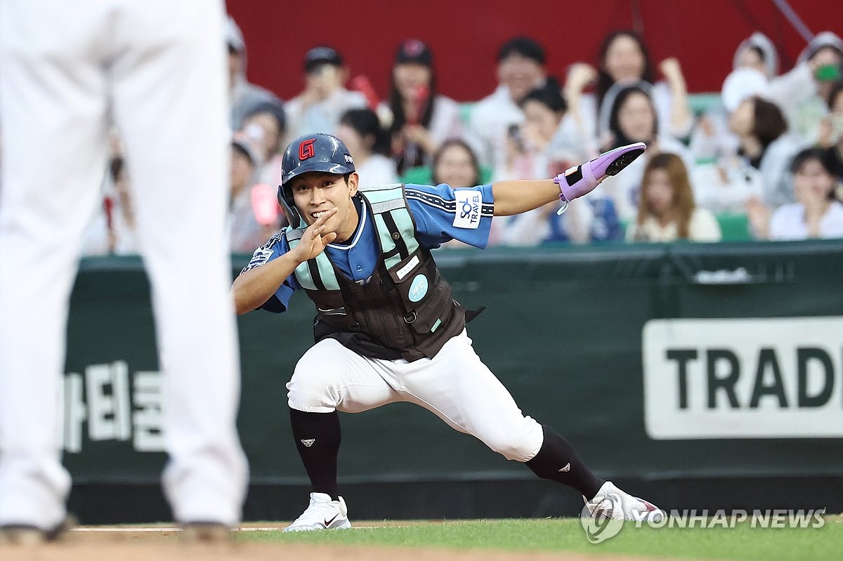 帽子戏法！奥萨苏纳后防失误被断 维尼修斯轻松破门 皇马4-0领先