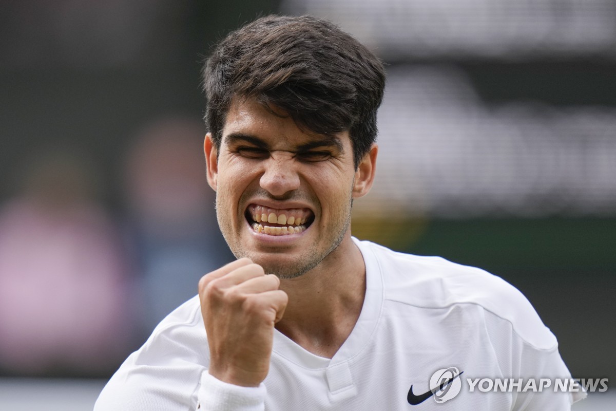 美因茨vs云达不莱梅：李在城、阿米里首发，杜克施、米切尔-魏泽出战
